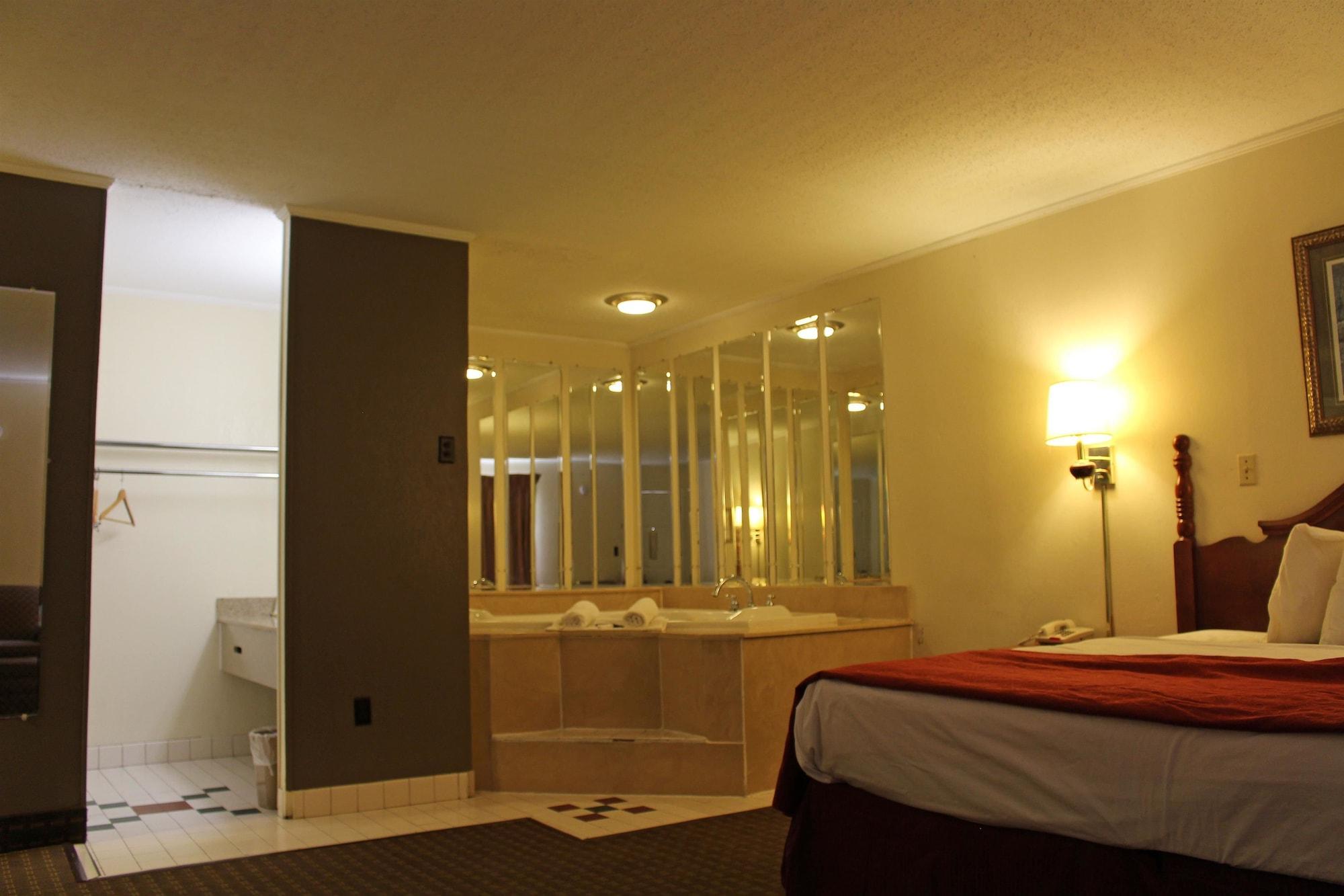 Lake View Inn & Suites Killen Екстер'єр фото